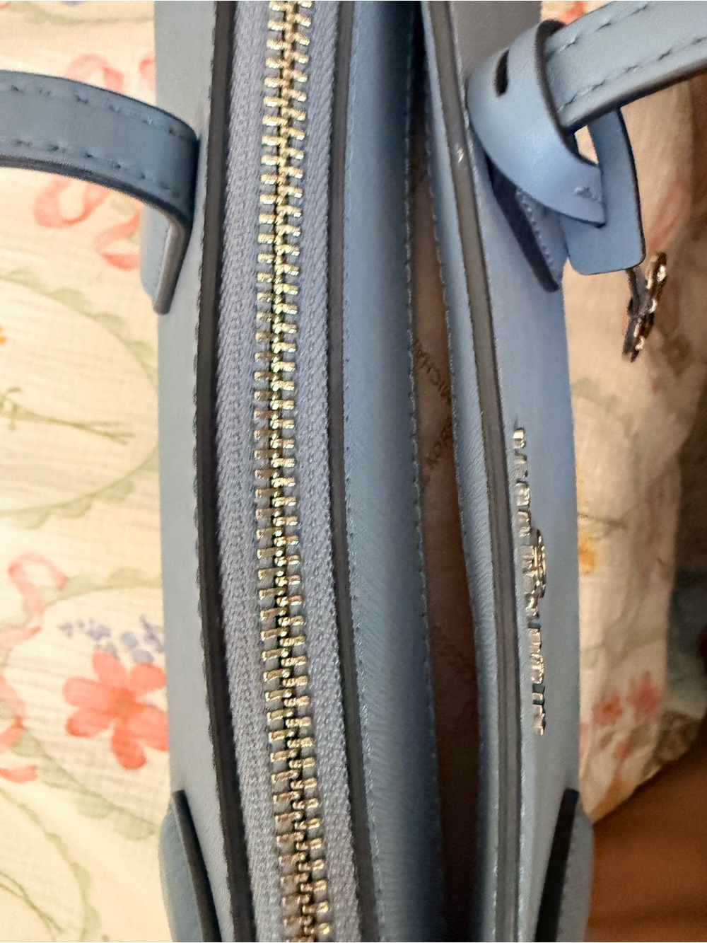 MICHAEL KORS Sky Blue Saffiano Leather Tote Bag Handbag Purse MINT CONDITION - Picture 4 of 16